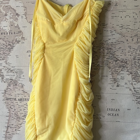 HOUSE OF CB 'Rosa' Lemon Mesh Ruched Mini Dress NWOT - Picture 8 of 10